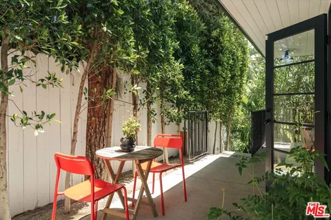 $1,549,000 | 8421 Kirkwood Drive, Los Angeles, CA 90046