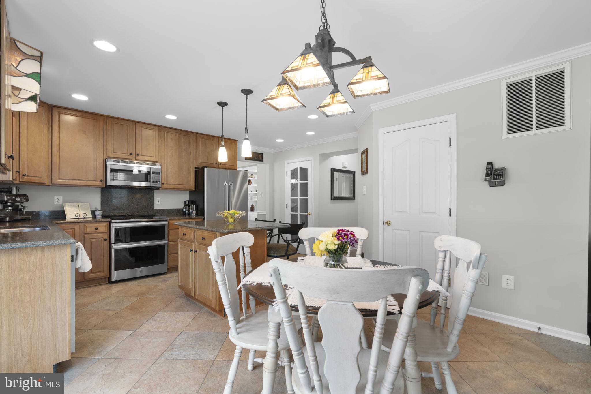 5904 Clear Ridge Road Elkridge, MD 21075 - Photo 5 of 58 Kitchen table space