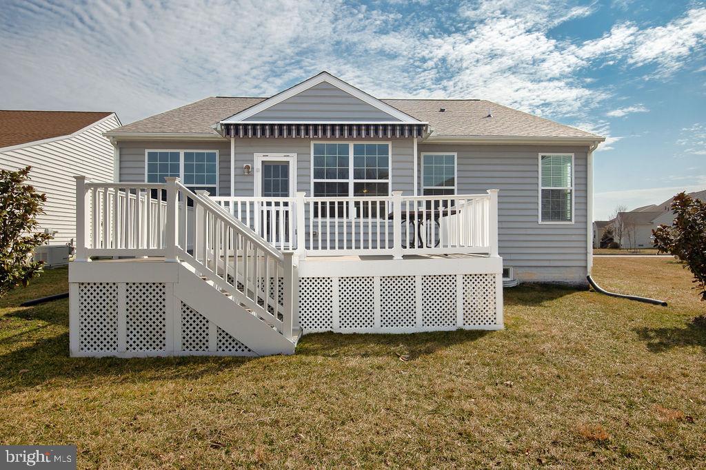 137 Silver Maple Road Middletown, DE 19709 - Photo 20 of 25 Back View w Electric Awning