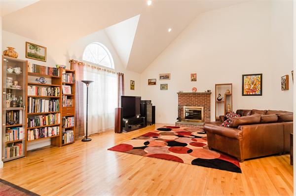 31 Surrey Road Littleton, MA 01460 - Photo 8 of 26 Gallery Image 8