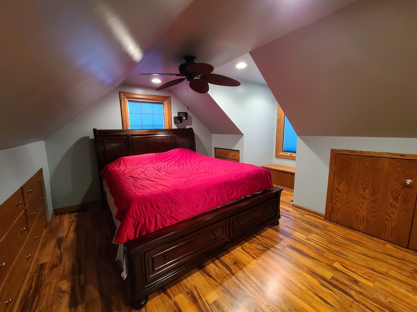 419 Foster Road Wauconda, IL 60084 - Photo 4 of 32 a bedroom with a bed and a mirror