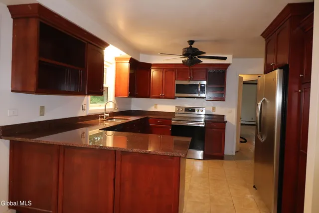 $2,900 | 8 Sweet Brier Drive, Ballston Lake, NY 12019