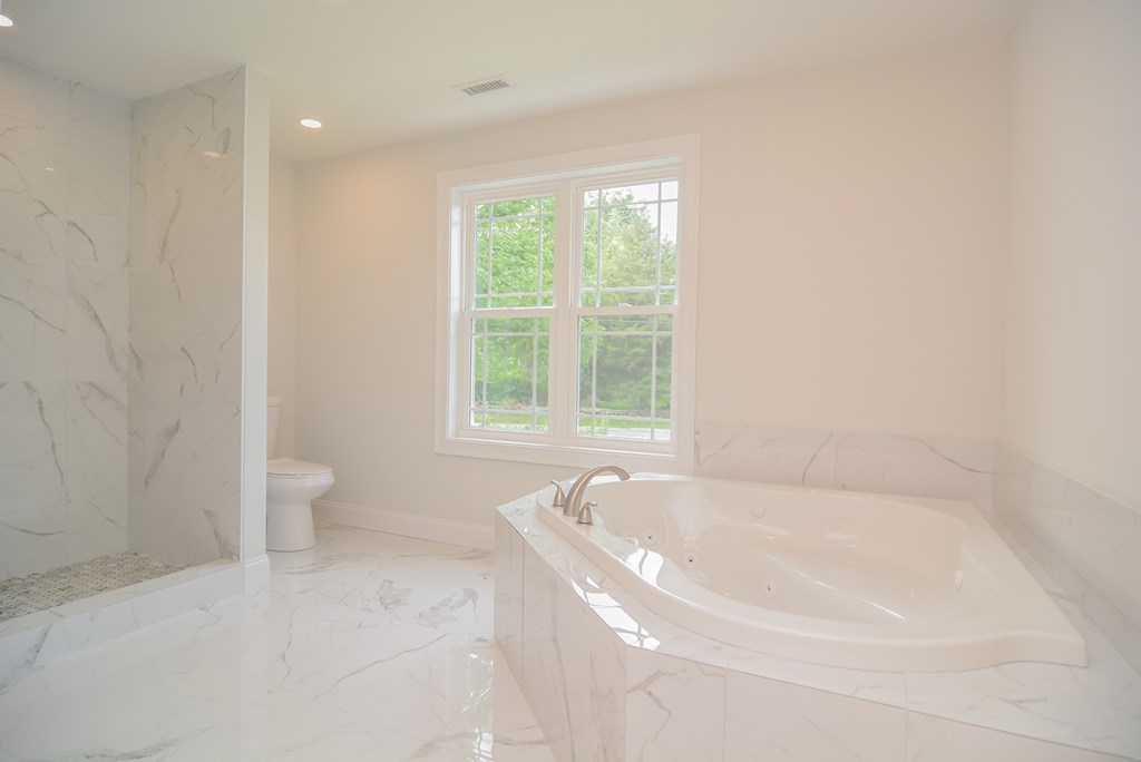 603 R South Street Shrewsbury, MA 01545 - Photo 11 of 28