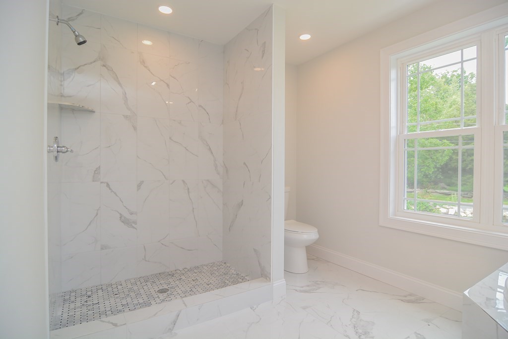 603 R South Street Shrewsbury, MA 01545 - Photo 13 of 28