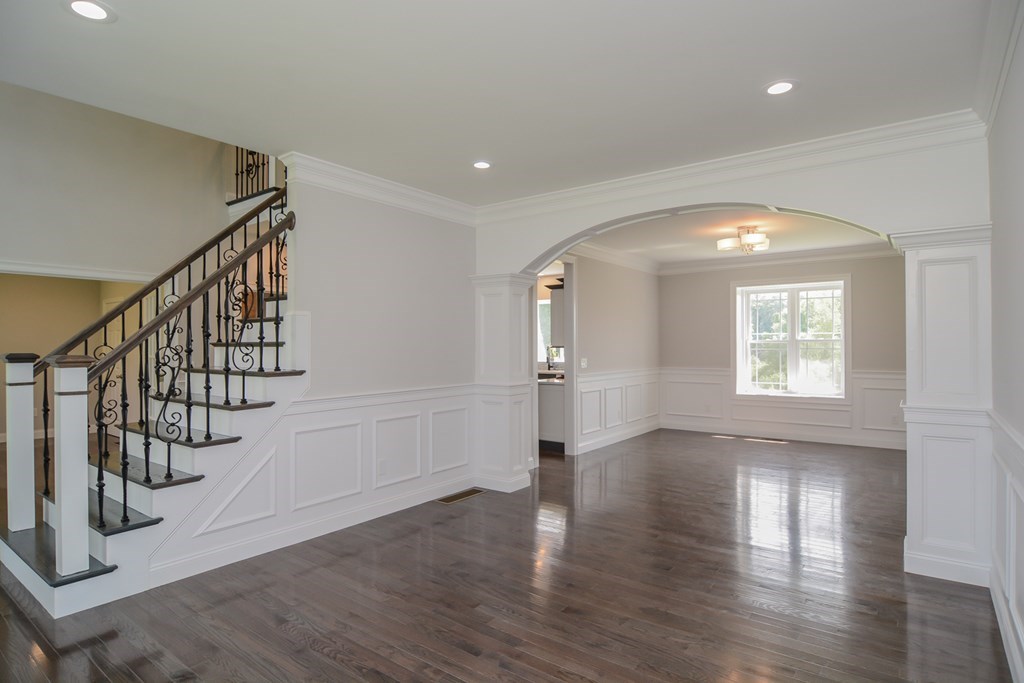 603 R South Street Shrewsbury, MA 01545 - Photo 4 of 28