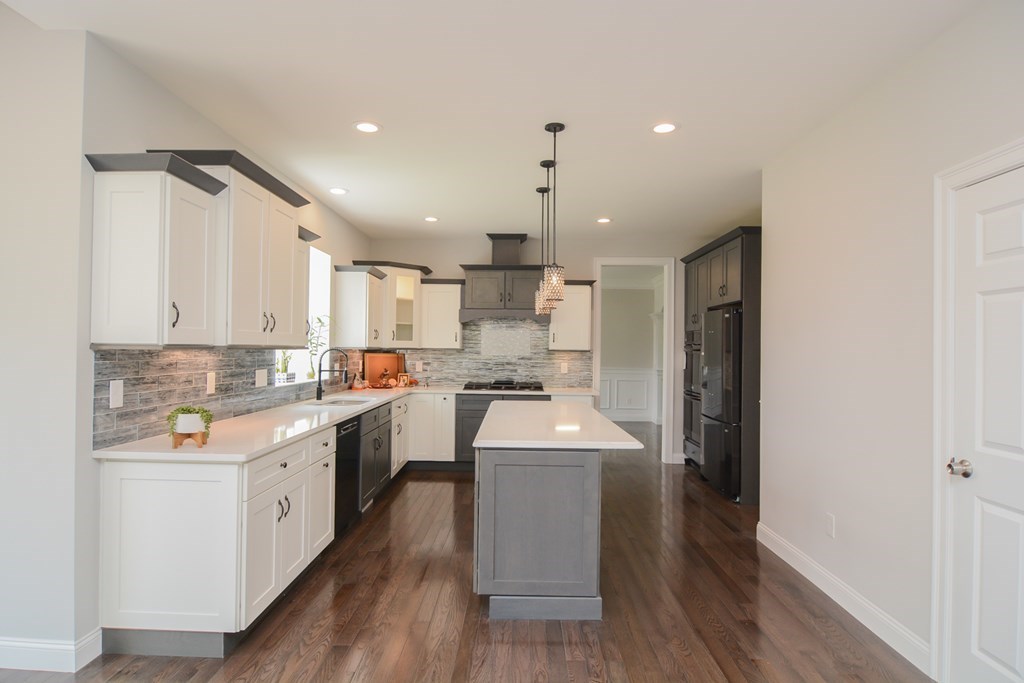 603 R South Street Shrewsbury, MA 01545 - Photo 5 of 28