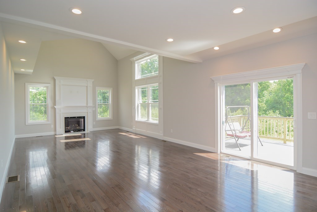 603 R South Street Shrewsbury, MA 01545 - Photo 9 of 28