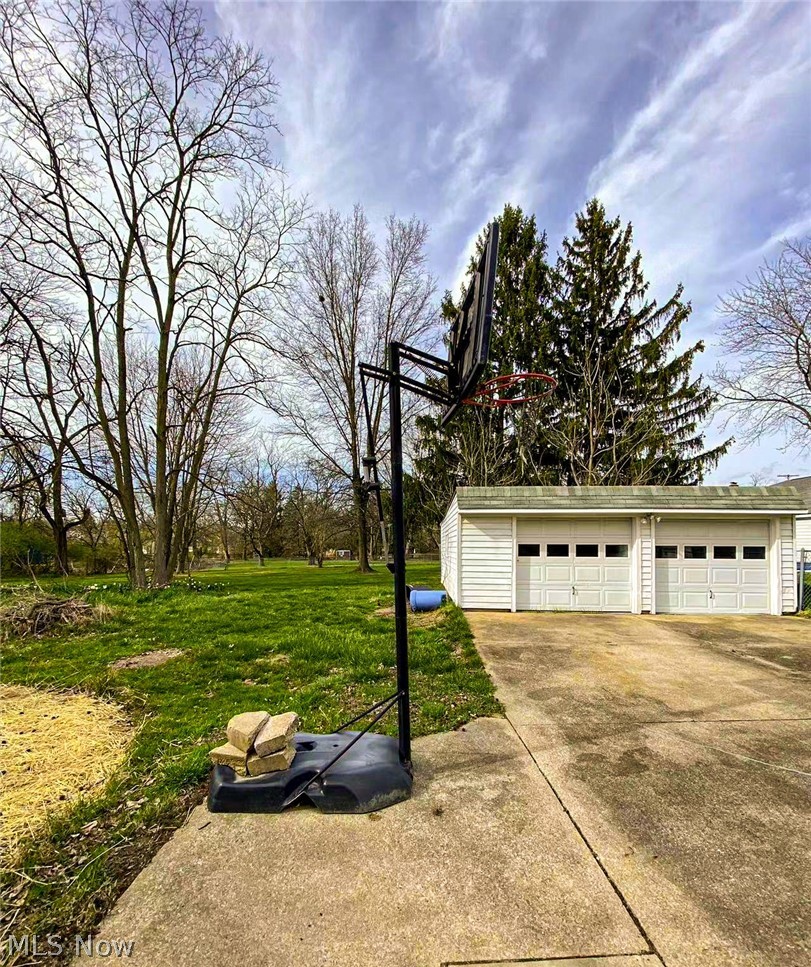16869 Libby Road Maple Heights, OH 44137 - Photo 30 of 33
