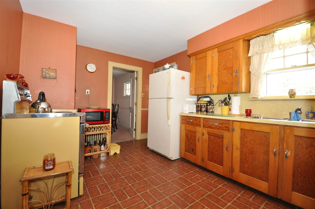 123 Mammoth Road Manchester, NH 03109 - Photo 3 of 12 Gallery Image 3