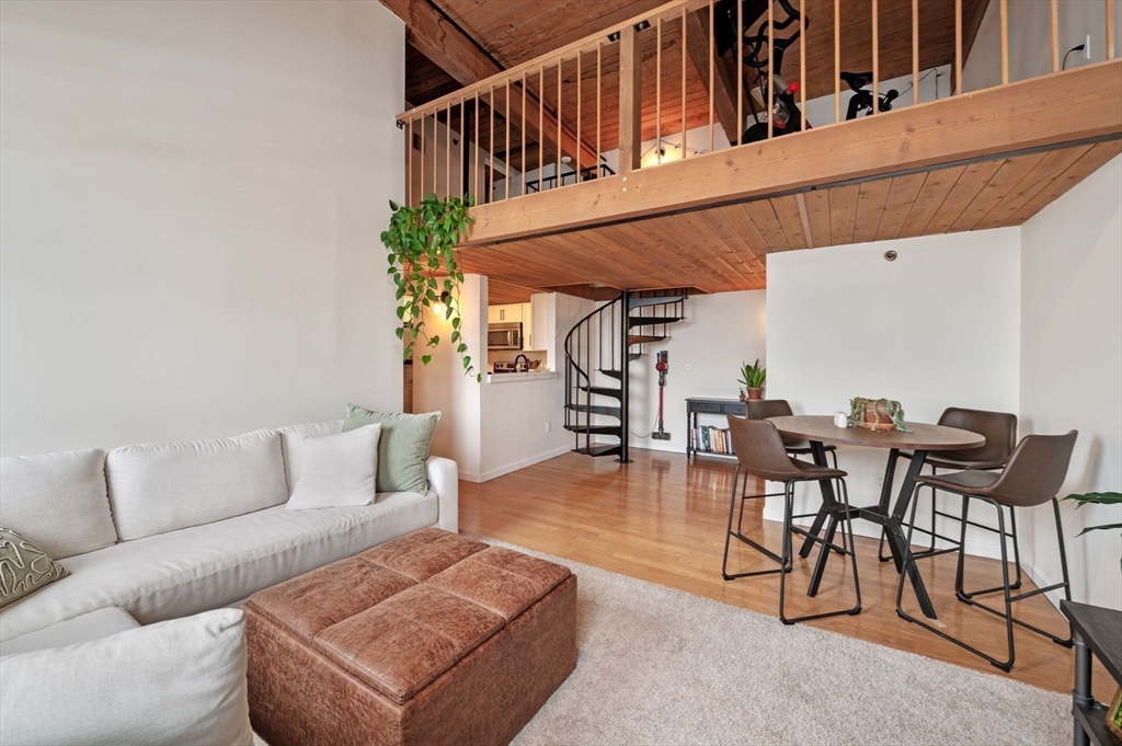 50 Rantoul Street, Unit 509 Beverly, MA 01915 - Photo 7 of 39