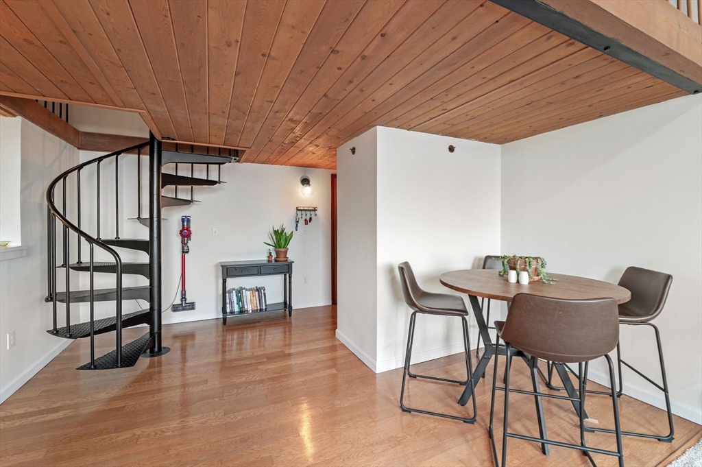 50 Rantoul Street, Unit 509 Beverly, MA 01915 - Photo 8 of 39