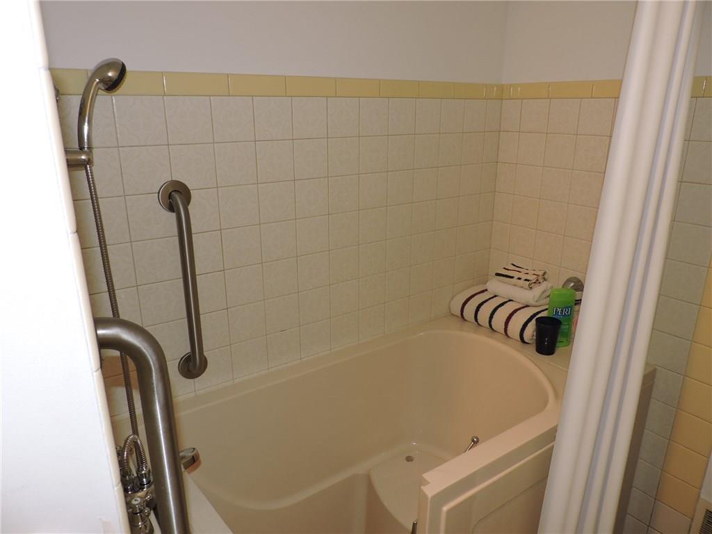 7746 Pershing Road Indianapolis, IN 46268 - Photo 21 of 35 Gallery Image 21