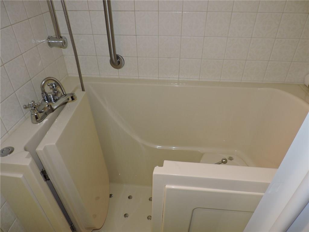 7746 Pershing Road Indianapolis, IN 46268 - Photo 22 of 35 Gallery Image 22