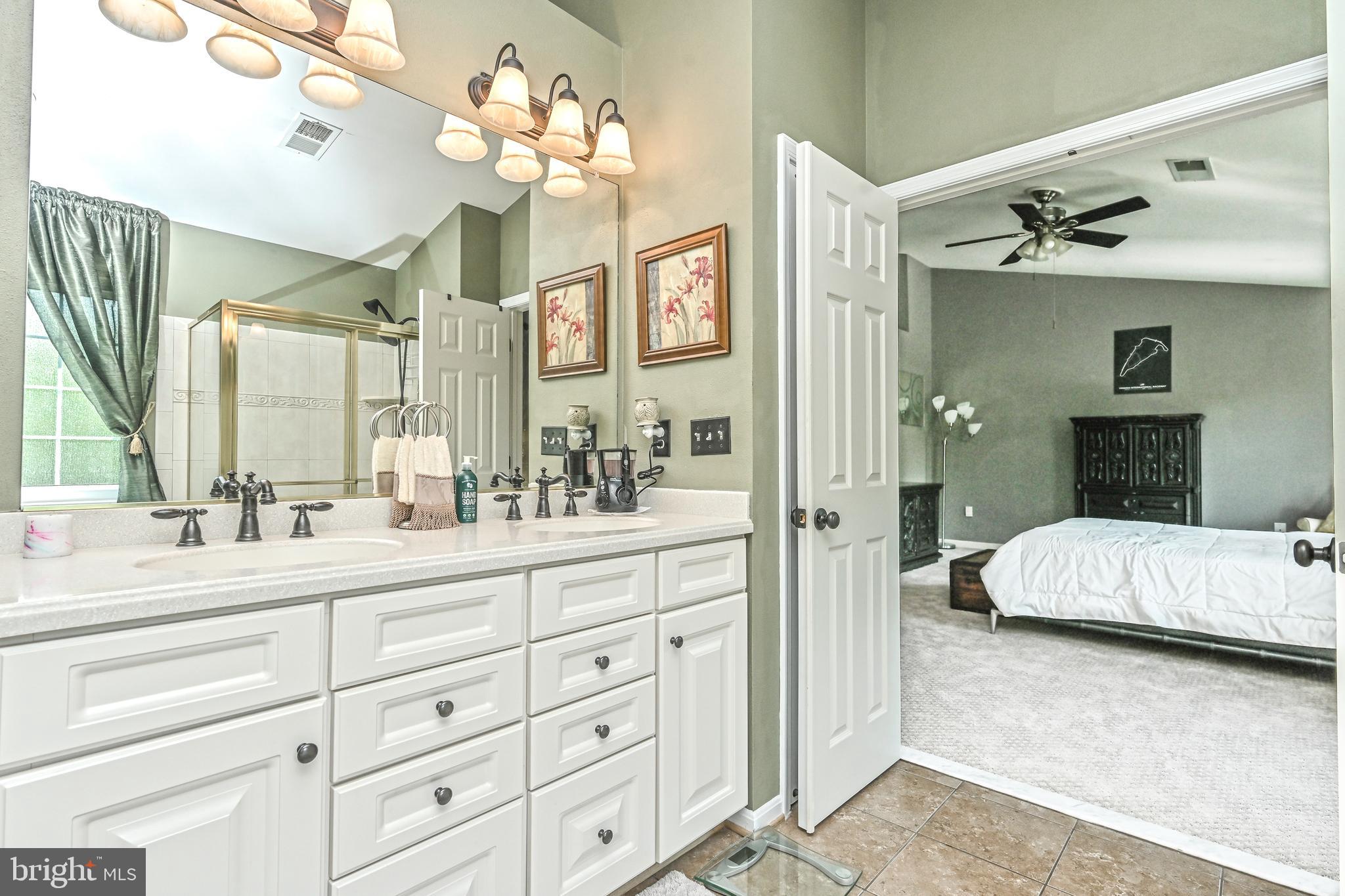 14340 Fallsmere Circle Gainesville, VA 20155 - Photo 37 of 62 OWNERS LUXURY BATH