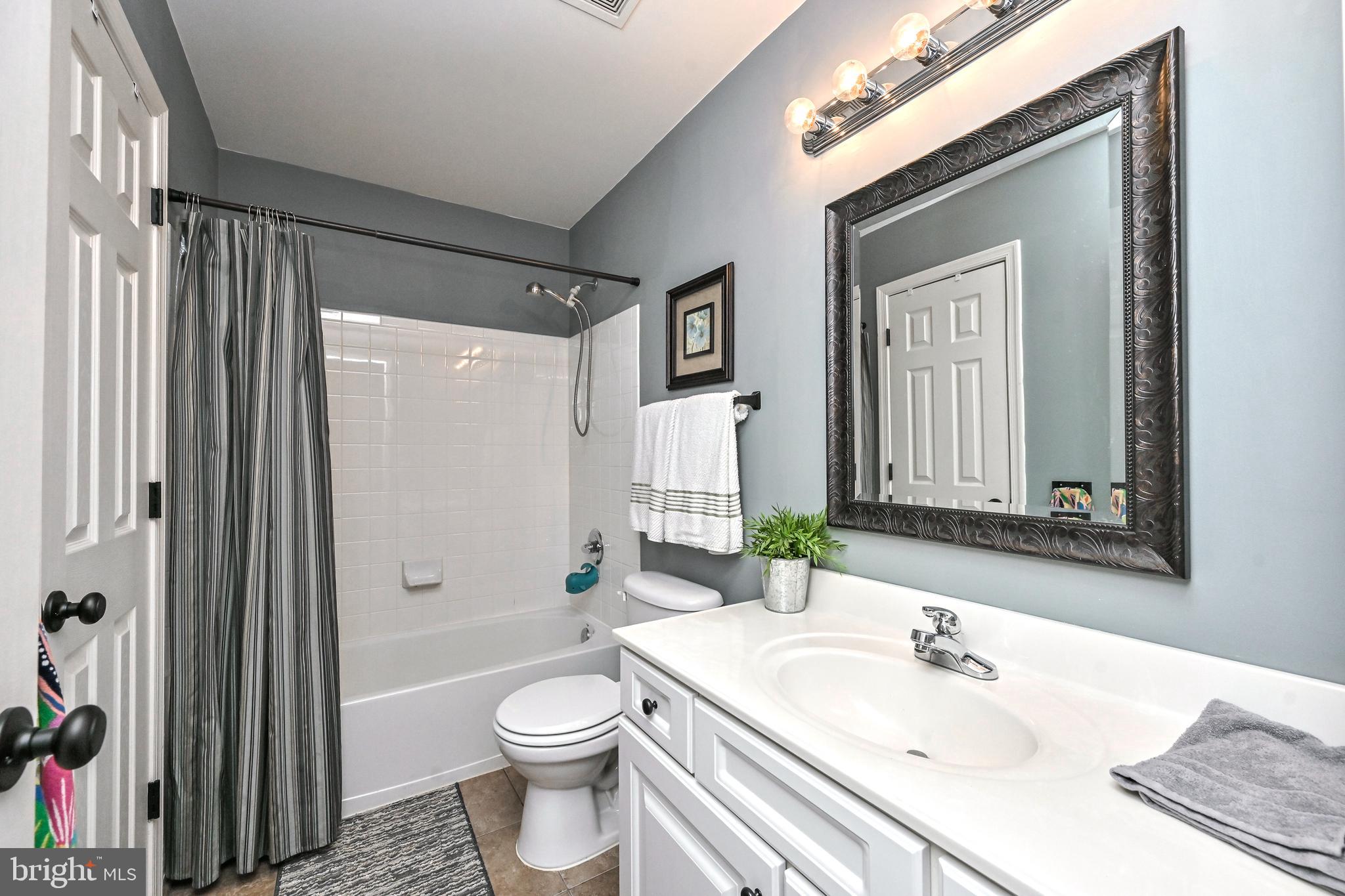 14340 Fallsmere Circle Gainesville, VA 20155 - Photo 39 of 62 UPPER HALL BATH