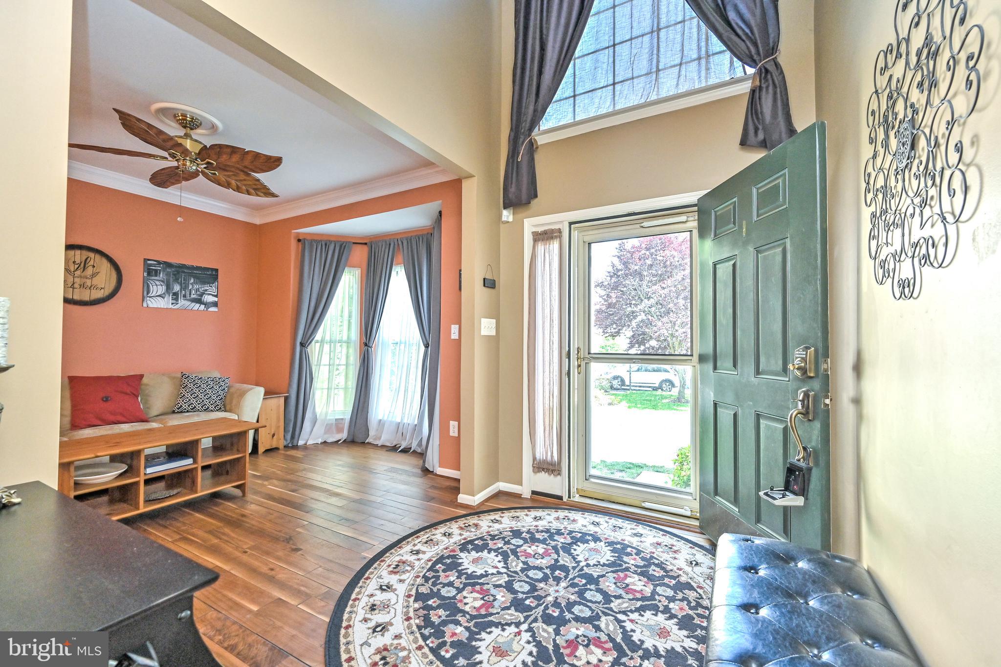 14340 Fallsmere Circle Gainesville, VA 20155 - Photo 4 of 62 FOYER