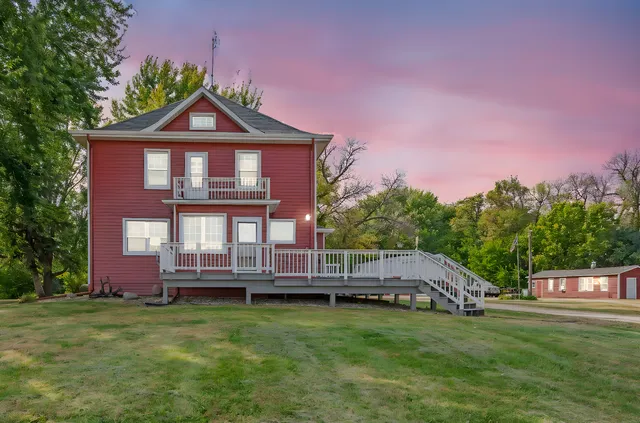 $379,000 | 43637 Highway 15, Truman, MN 56088