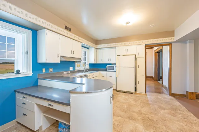 $379,000 | 43637 Highway 15, Truman, MN 56088