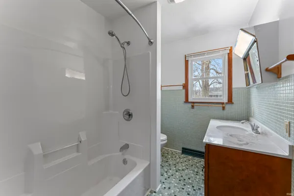$275,000 | 215 Jefferson Street, Battle Ground, IN 47920