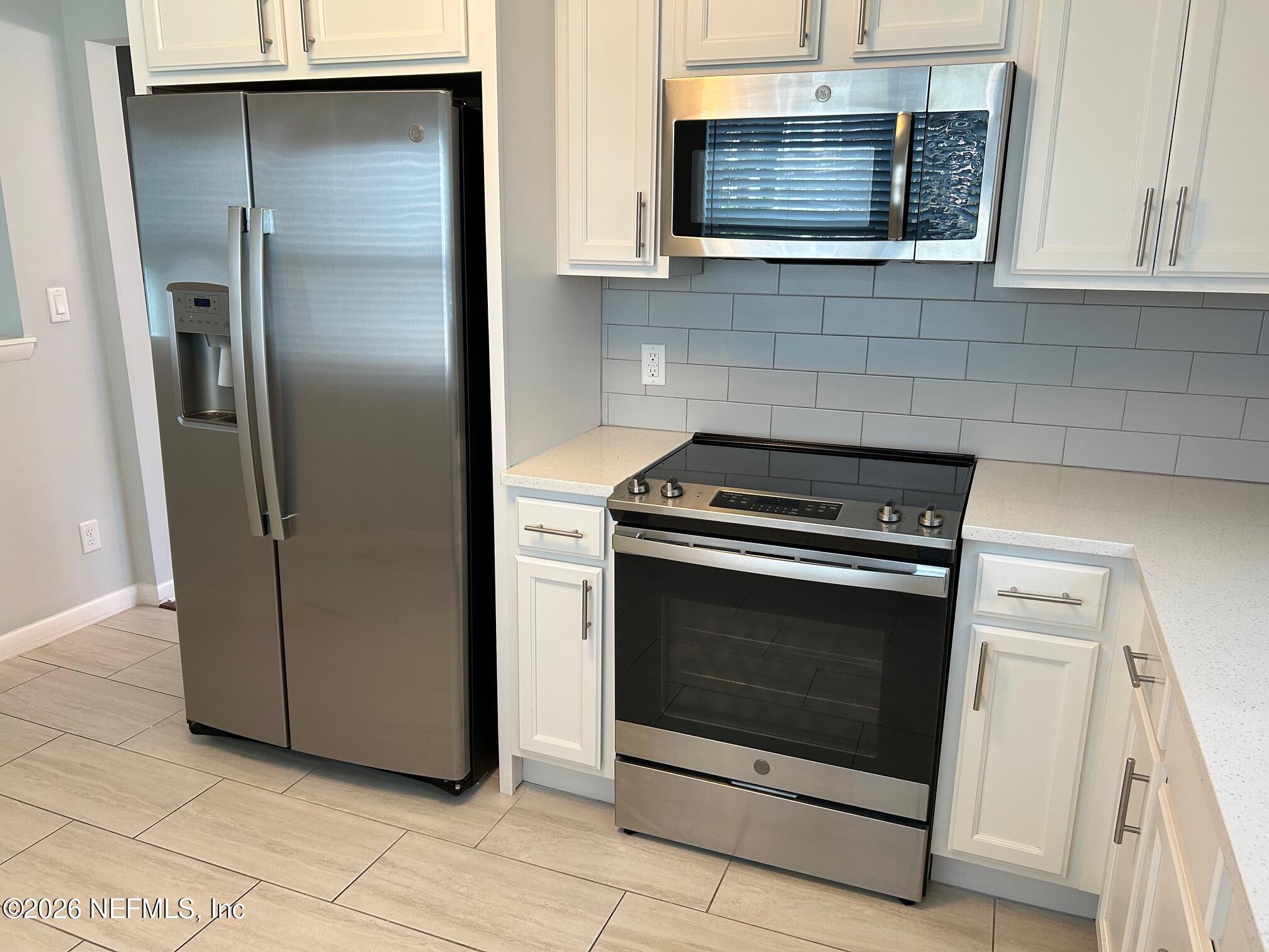 240 Hopkins Street Neptune Beach, FL 32266 - Photo 2 of 29 IMG_9003