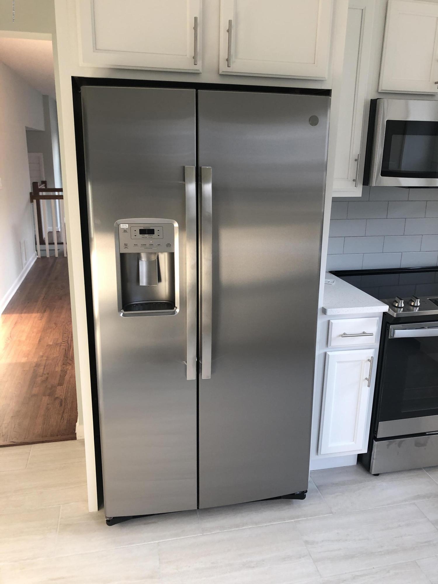 240 Hopkins Street Neptune Beach, FL 32266 - Photo 2 of 26 IMG_2491