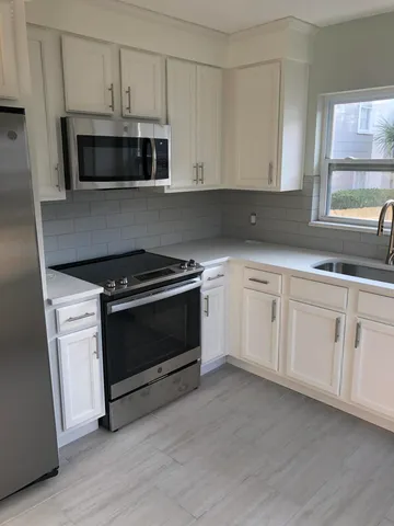 $4,805 | 240 Hopkins Street, Neptune Beach, FL 32266