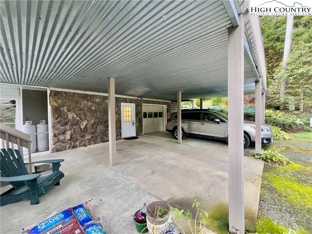 $629,000 | 567 Daniel Daughters Drive, West Jefferson, NC 28694