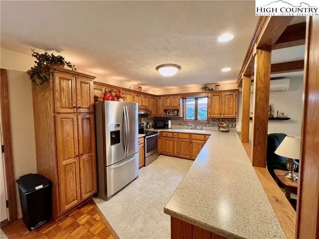 $629,000 | 567 Daniel Daughters Drive, West Jefferson, NC 28694