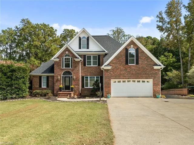 $925,000 | 2604 Northstream Court, Haw River, NC 27258