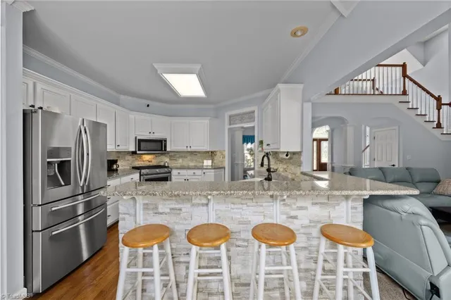 $925,000 | 2604 Northstream Court, Haw River, NC 27258