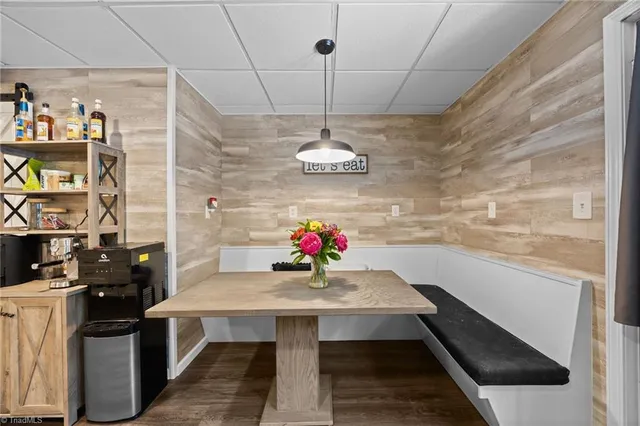 $925,000 | 2604 Northstream Court, Haw River, NC 27258