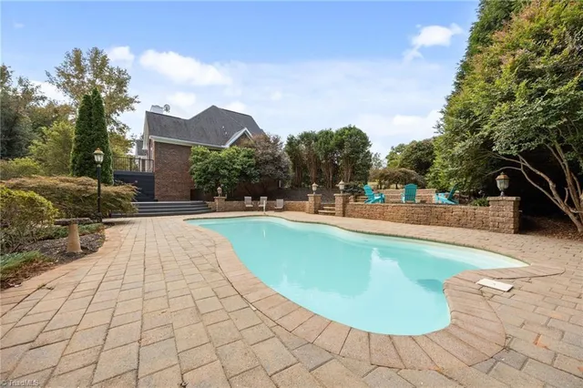 $925,000 | 2604 Northstream Court, Haw River, NC 27258