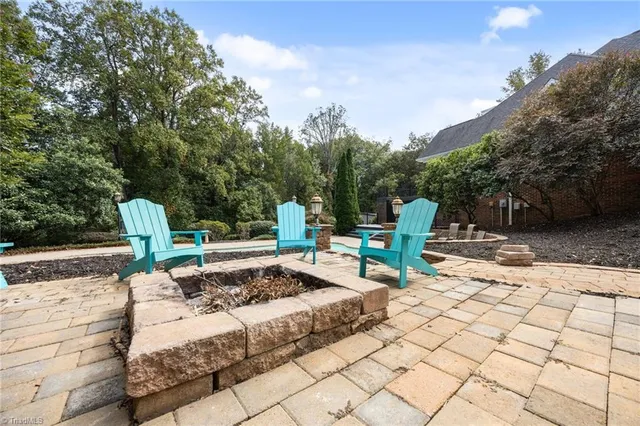 $925,000 | 2604 Northstream Court, Haw River, NC 27258