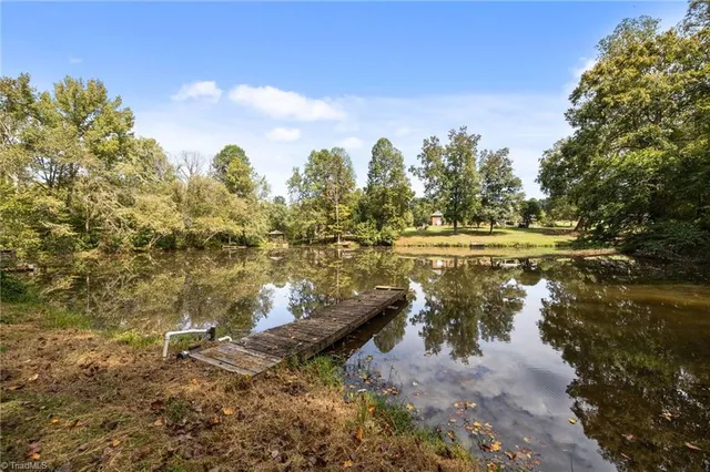 $925,000 | 2604 Northstream Court, Haw River, NC 27258
