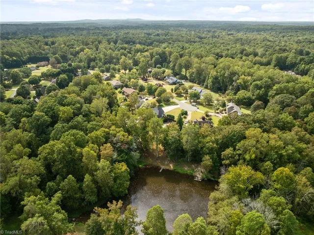 $925,000 | 2604 Northstream Court, Haw River, NC 27258