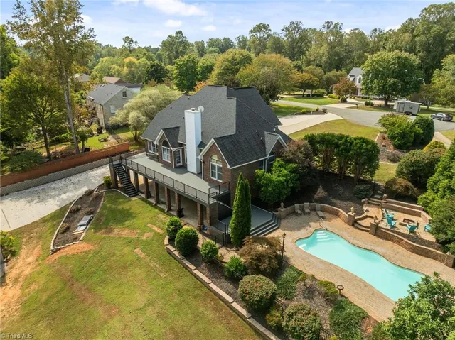 $925,000 | 2604 Northstream Court, Haw River, NC 27258