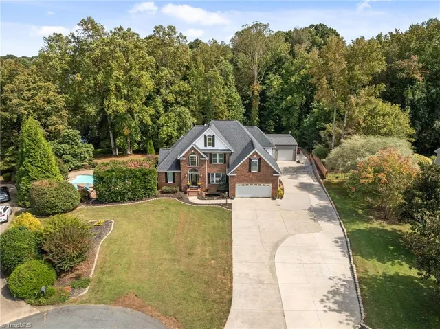 $925,000 | 2604 Northstream Court, Haw River, NC 27258
