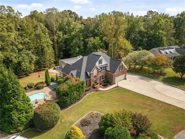 $925,000 | 2604 Northstream Court, Haw River, NC 27258