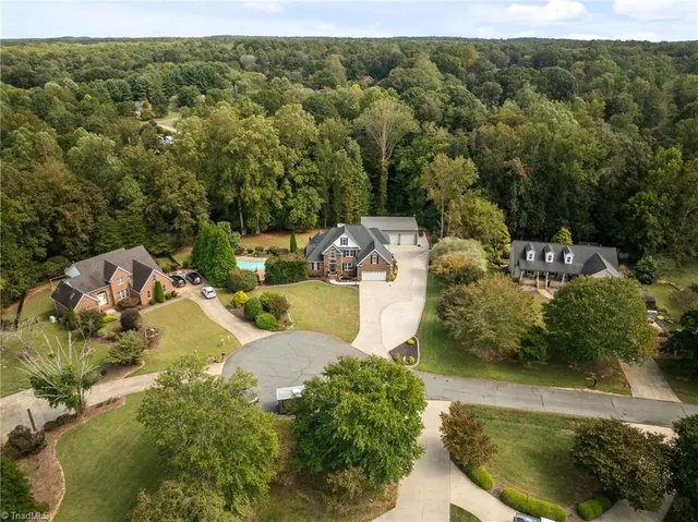 $925,000 | 2604 Northstream Court, Haw River, NC 27258