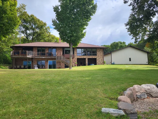 $1,000,000 | 13505 485th Avenue, Parkers Prairie, MN 56361
