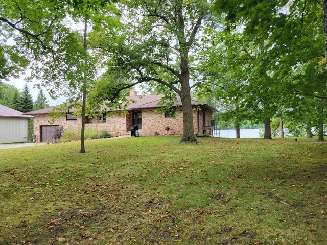 $1,000,000 | 13505 485th Avenue, Parkers Prairie, MN 56361