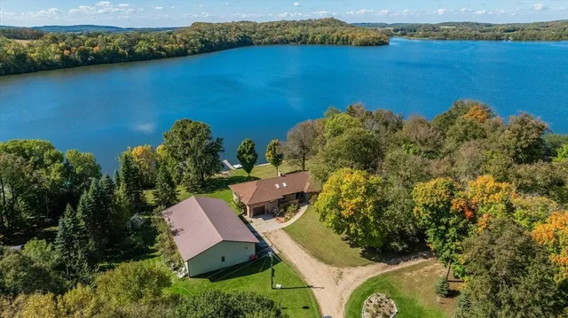 $1,000,000 | 13505 485th Avenue, Parkers Prairie, MN 56361