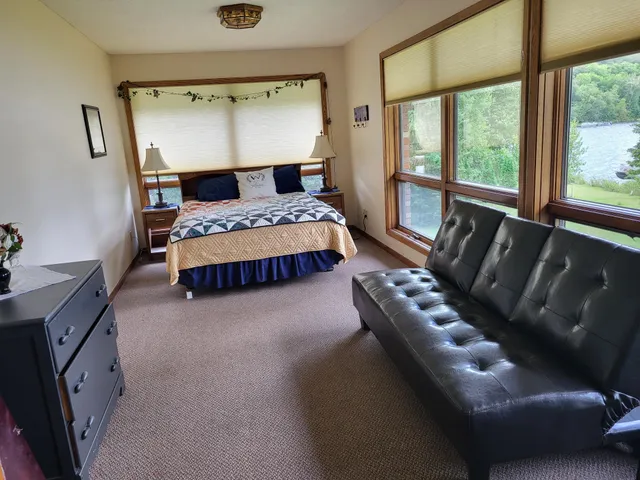 $1,000,000 | 13505 485th Avenue, Parkers Prairie, MN 56361