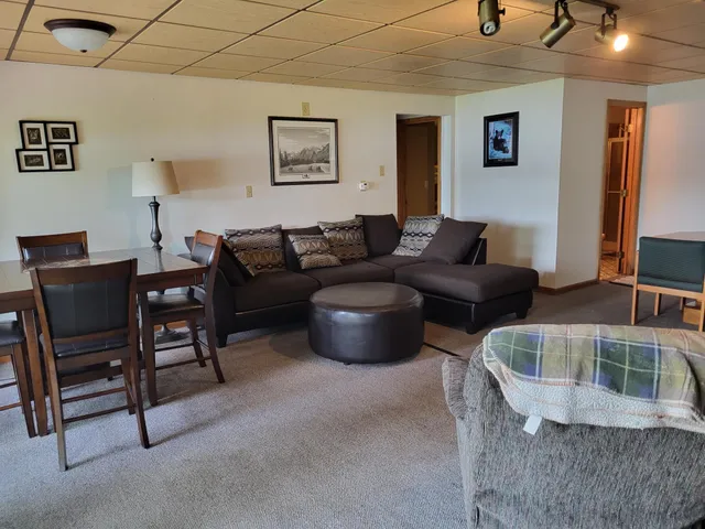 $1,000,000 | 13505 485th Avenue, Parkers Prairie, MN 56361