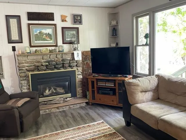 $1,000,000 | 13505 485th Avenue, Parkers Prairie, MN 56361