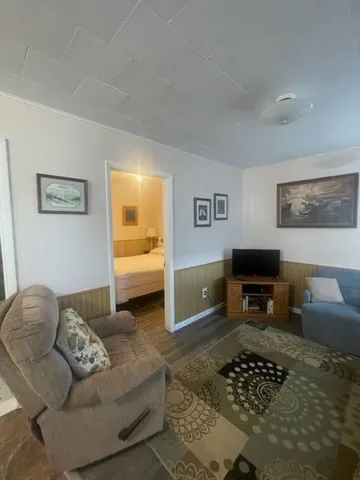 $1,000,000 | 13505 485th Avenue, Parkers Prairie, MN 56361