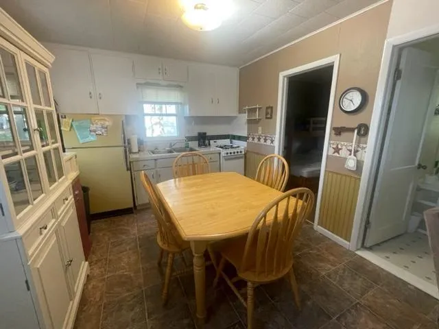 $1,000,000 | 13505 485th Avenue, Parkers Prairie, MN 56361