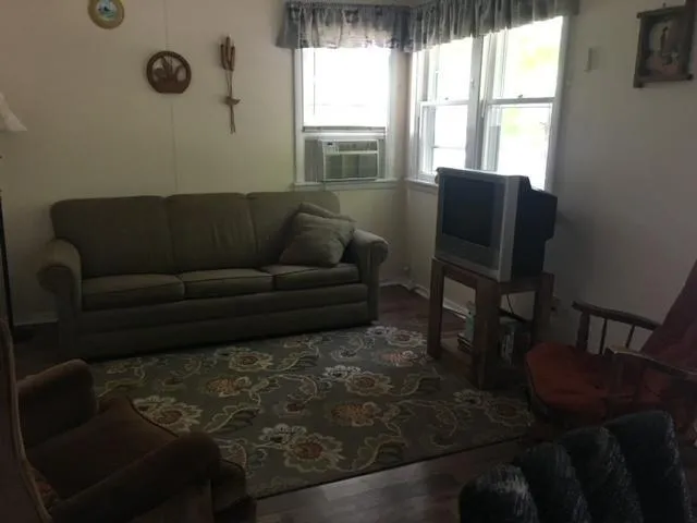 $1,000,000 | 13505 485th Avenue, Parkers Prairie, MN 56361