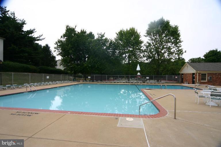 8231 Tory Road, Unit 155 Springfield, VA 22152 - Photo 19 of 22 2nd community pool