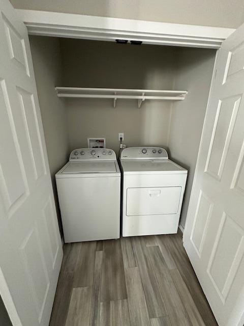 202 Skipjack Lane Freeport, FL 32439 - Photo 10 of 10 a utility room with dryer and washer